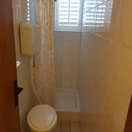 Kuca Lidija Pensionat Rab Town
